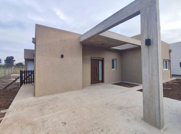 Casa · 170m² · 4 Ambientes · 2 Cocheras