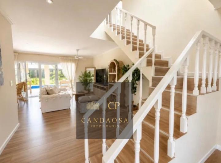 Casa · 170m² · 4 Ambientes · 5 Cocheras