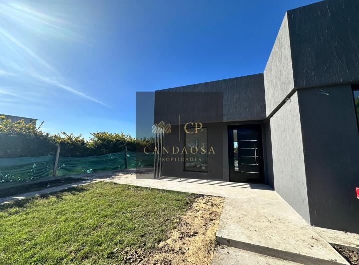 Casa · 175m² · 4 Ambientes · 3 Cocheras