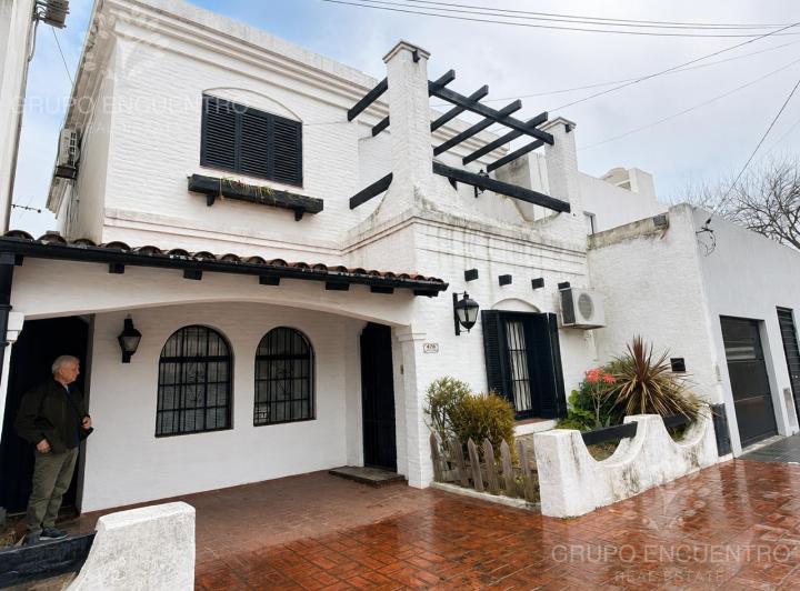 Casa · 184m² · 4 Ambientes · 1 Cochera