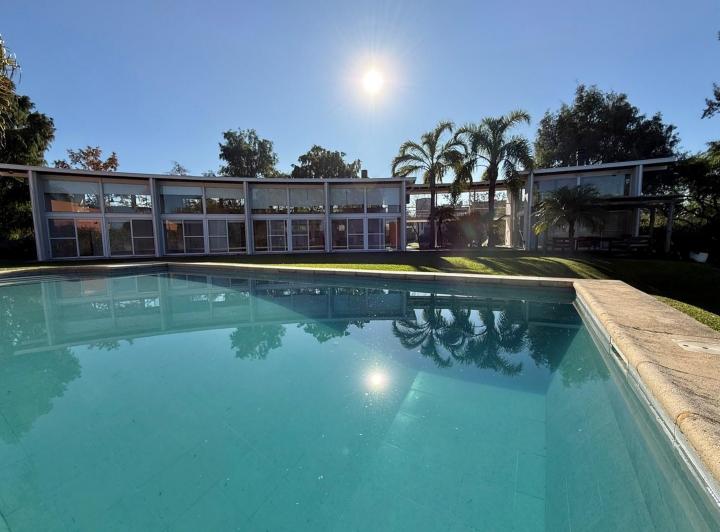 Casa · 340m² · 5 Ambientes · 1 Cochera