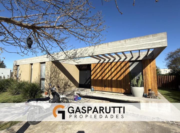 Casa · 186m² · 4 Ambientes · 3 Cocheras