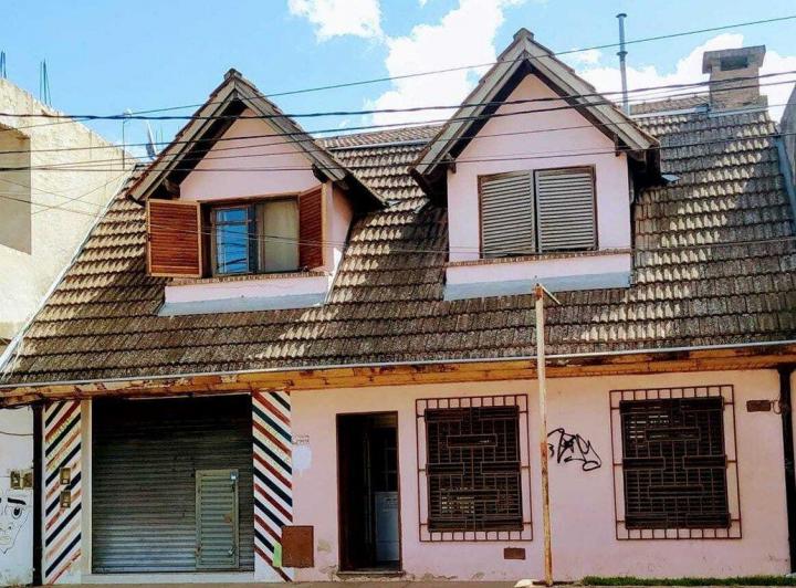 Casa · 180m² · 5 Ambientes
