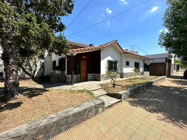 Casa · 150m² · 4 Ambientes · 1 Cochera