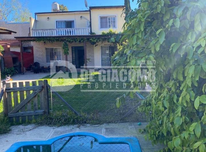 Casa · 160m² · 4 Ambientes · 1 Cochera