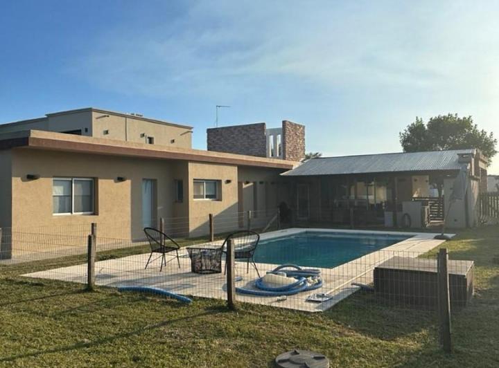 Casa · 139m² · 4 Ambientes · 2 Cocheras