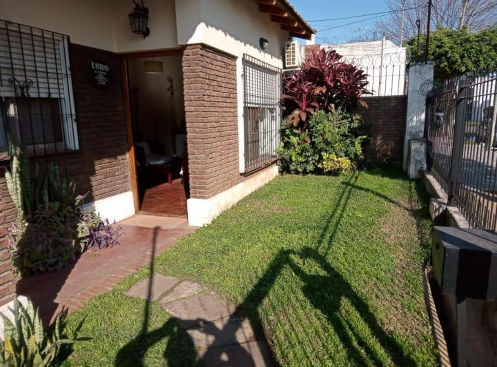 Casa · 180m² · 3 Ambientes · 1 Cochera