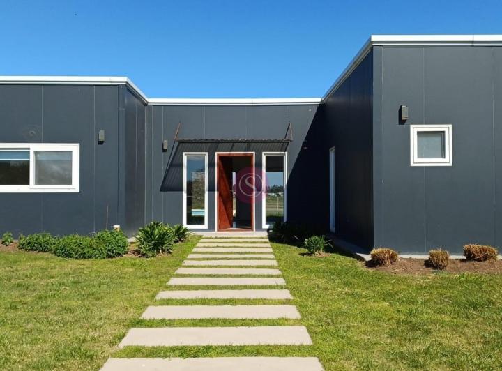 Casa · 130m² · 4 Ambientes · 1 Cochera