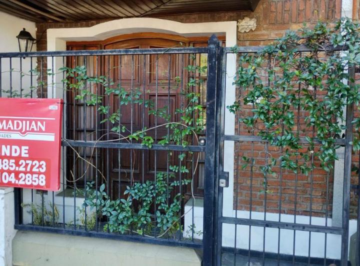 Casa · 150m² · 4 Ambientes · 1 Cochera