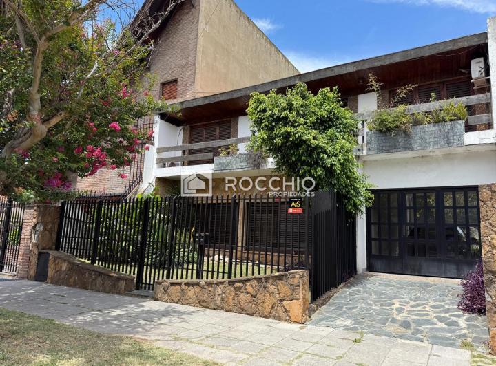 Casa · 162m² · 4 Ambientes · 3 Cocheras