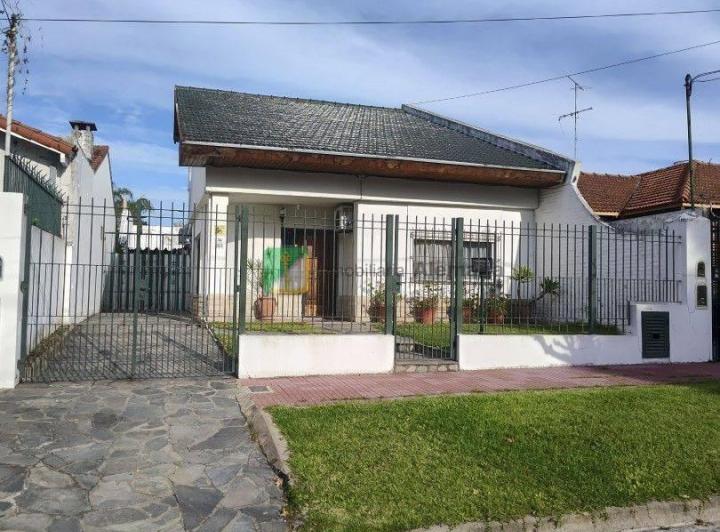 Casa · 172m² · 4 Ambientes · 2 Cocheras