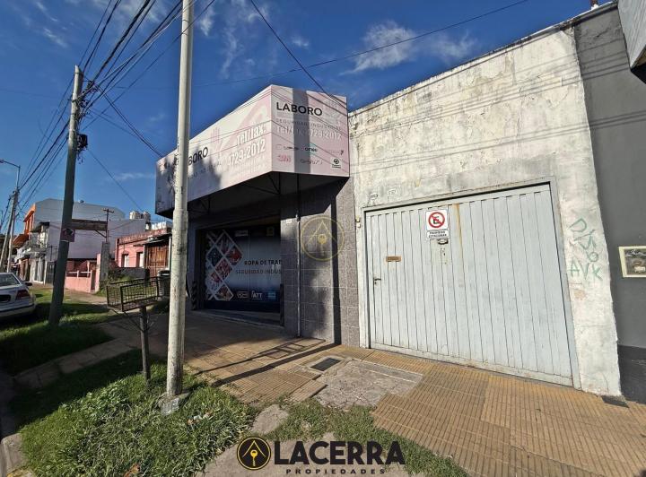 Casa · 200m² · 4 Ambientes · 1 Cochera