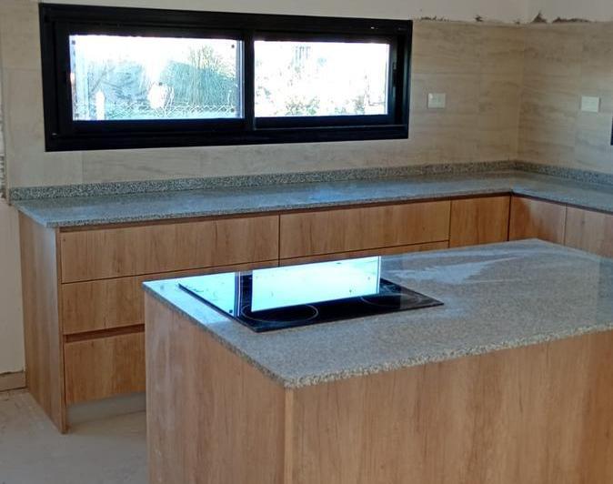 Casa · 170m² · 5 Ambientes · 2 Cocheras
