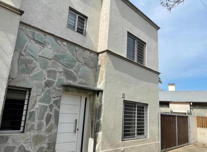 Casa · 163m² · 4 Ambientes · 1 Cochera