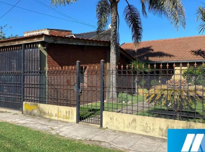 Casa · 100m² · 3 Ambientes · 3 Cocheras
