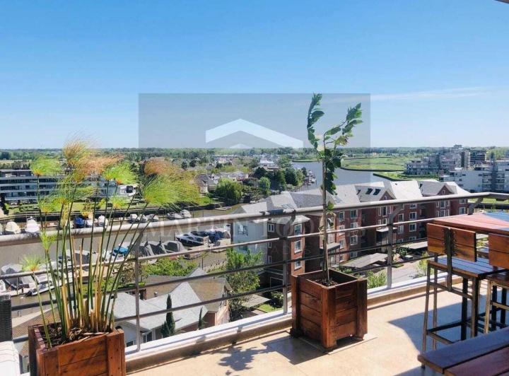 Casa · 101m² · 3 Ambientes · 2 Cocheras