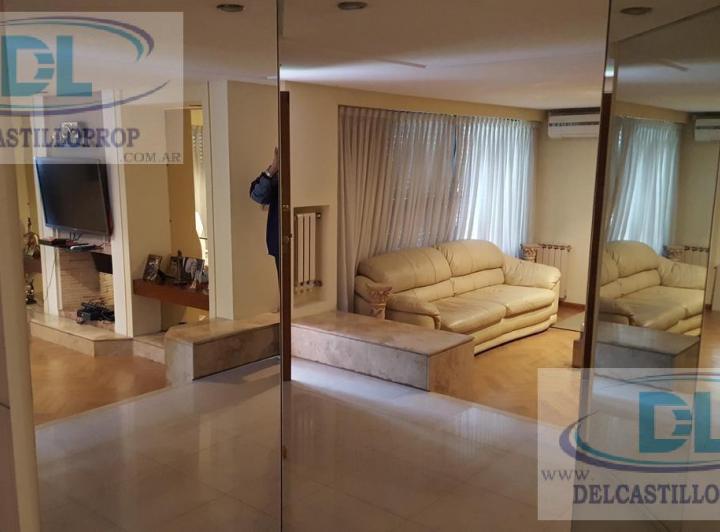 Casa · 200m² · 5 Ambientes · 2 Cocheras