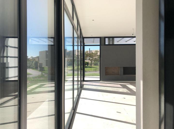 Casa · 245m² · 4 Ambientes