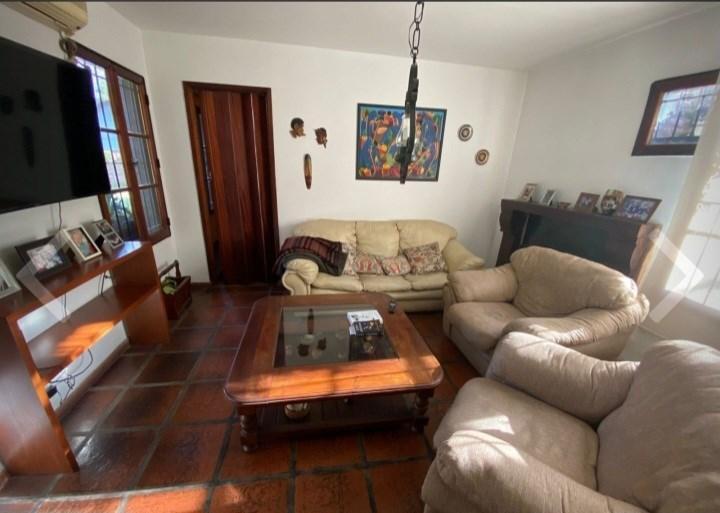 Casa · 644m²