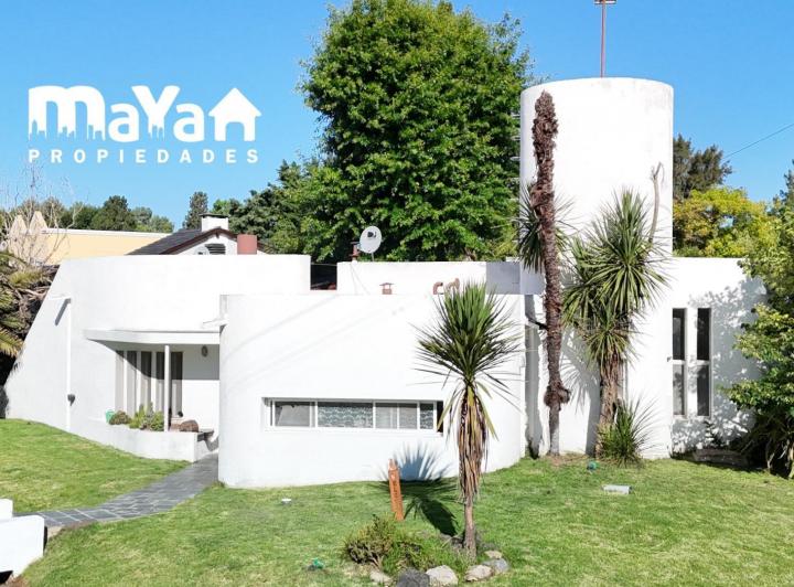 Casa · 90m² · 4 Ambientes · 2 Cocheras