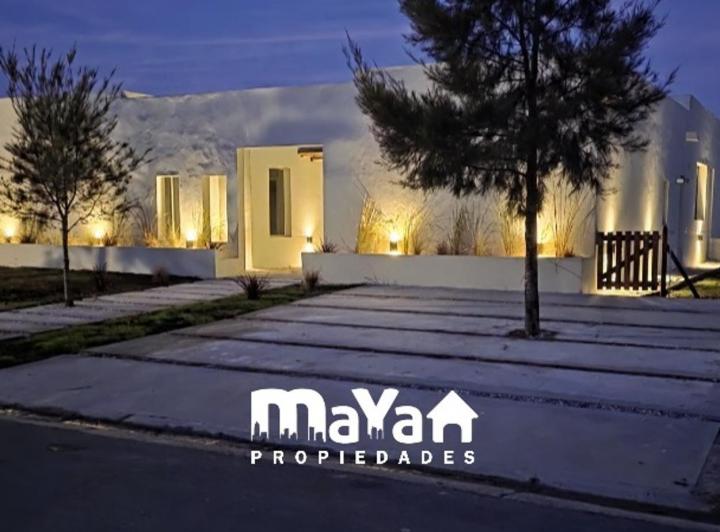 Casa · 167m² · 4 Ambientes · 2 Cocheras