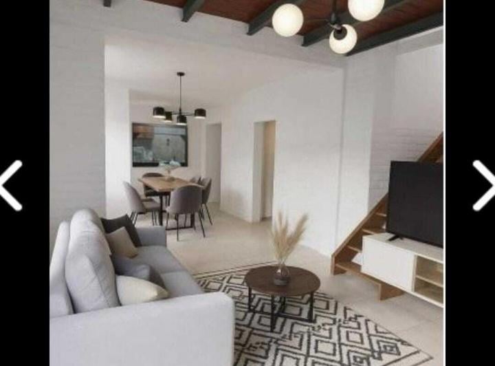 Casa · 210m² · 5 Ambientes