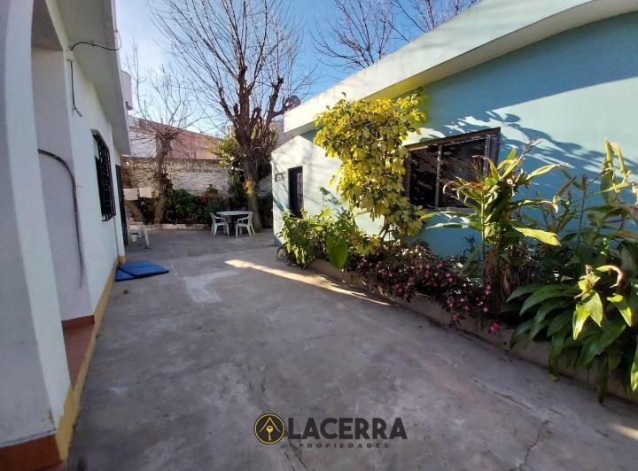 Casa · 75m² · 4 Ambientes · 1 Cochera