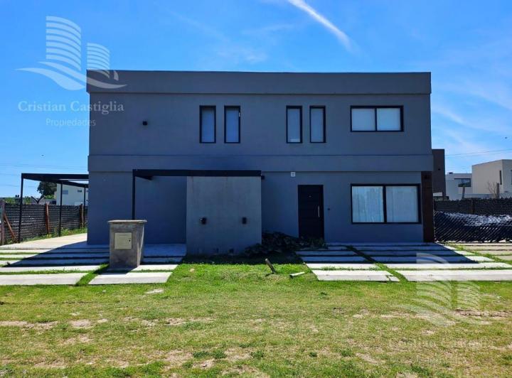 Casa · 110m² · 5 Ambientes · 2 Cocheras