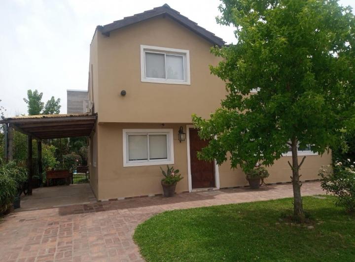 Casa · 103m² · 4 Ambientes · 1 Cochera