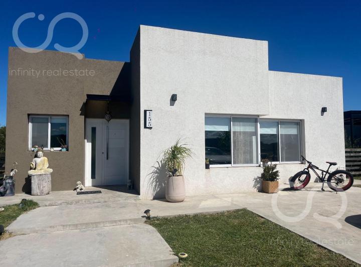 Casa · 165m² · 4 Ambientes · 2 Cocheras