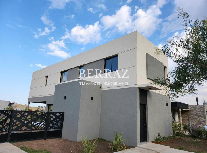 Casa · 147m² · 5 Ambientes · 1 Cochera