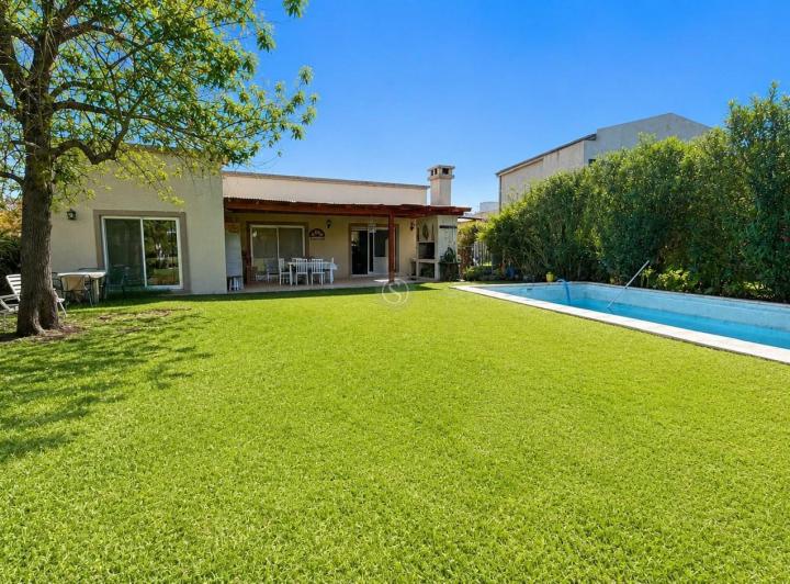 Casa · 150m² · 4 Ambientes · 1 Cochera