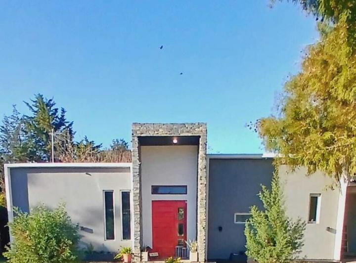 Casa · 16000m² · 4 Ambientes · 2 Cocheras