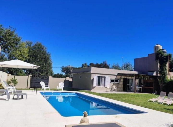 Casa · 50m² · 3 Ambientes · 2 Cocheras