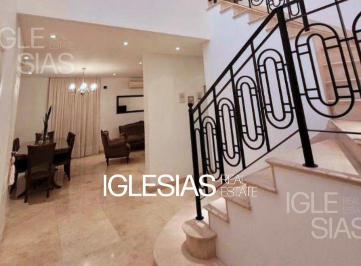 Casa · 278m² · 5 Ambientes · 4 Cocheras