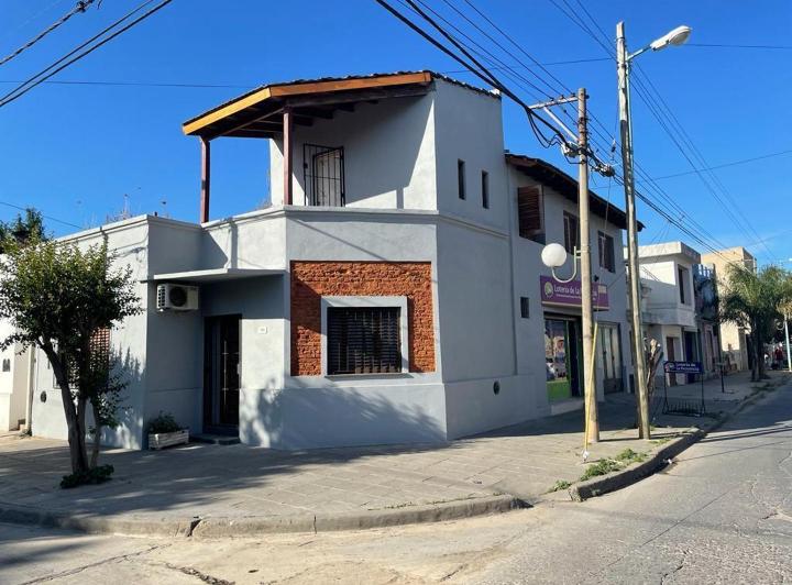 Casa · 150m² · 3 Ambientes · 1 Cochera