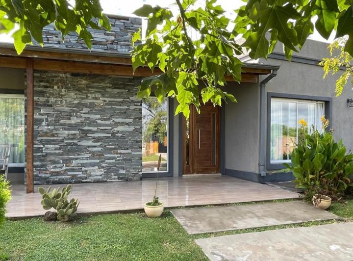 Casa · 188m² · 4 Ambientes · 4 Cocheras