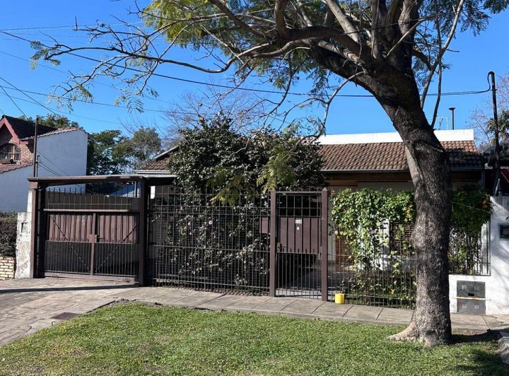 Casa · 164m² · 4 Ambientes · 2 Cocheras