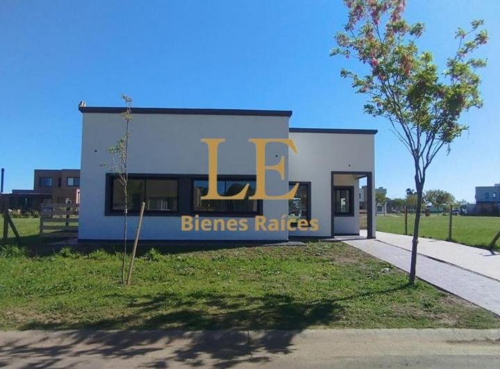 Casa · 156m² · 4 Ambientes · 3 Cocheras