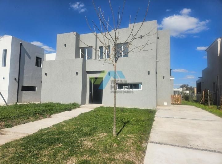 Casa · 160m² · 5 Ambientes · 3 Cocheras