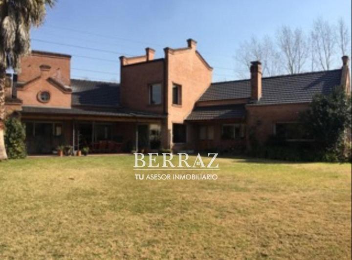 Casa · 307m² · 5 Ambientes · 1 Cochera