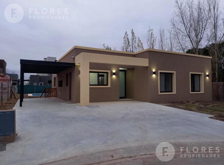 Casa · 135m² · 4 Ambientes · 1 Cochera