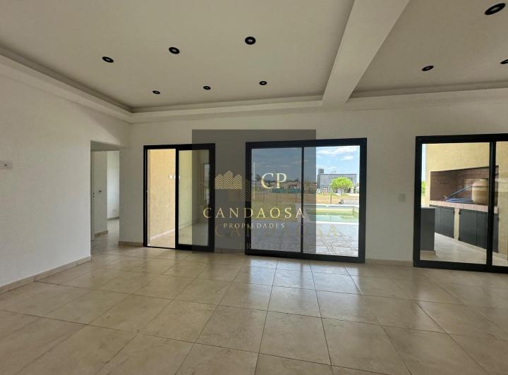 Casa · 185m² · 4 Ambientes · 3 Cocheras