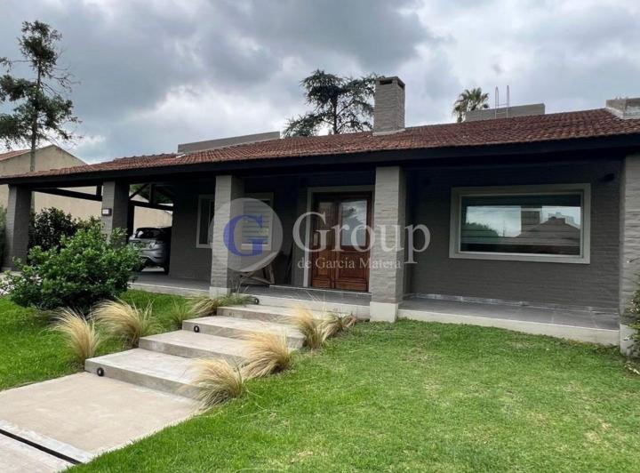Casa · 200m² · 5 Ambientes · 1 Cochera