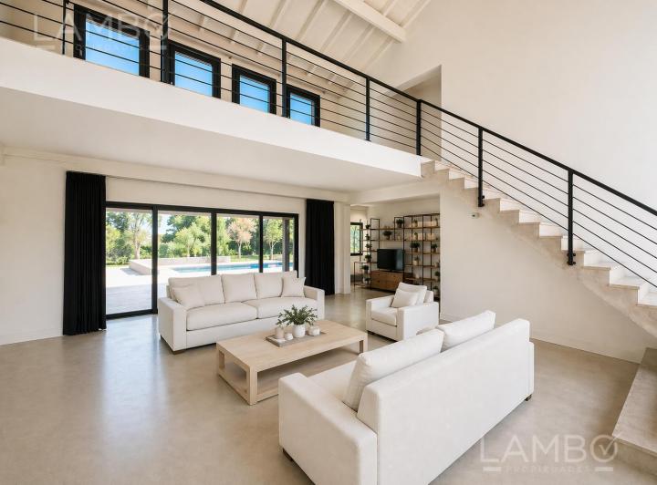 Casa · 274m² · 4 Ambientes · 1 Cochera