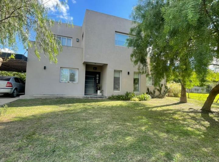 Casa · 190m² · 5 Ambientes · 5 Cocheras