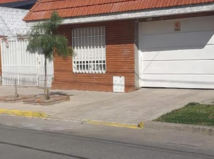 Casa · 150m² · 4 Ambientes · 2 Cocheras