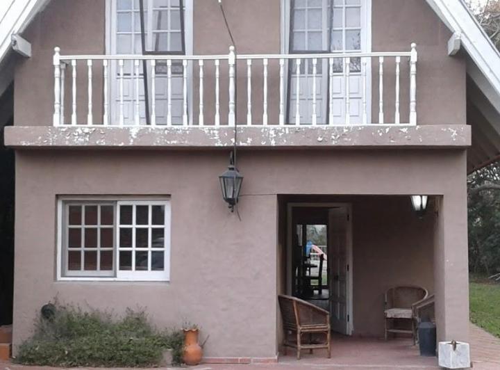 Casa · 160m² · 5 Ambientes · 4 Cocheras