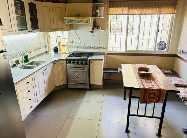 Casa · 145m² · 5 Ambientes · 1 Cochera