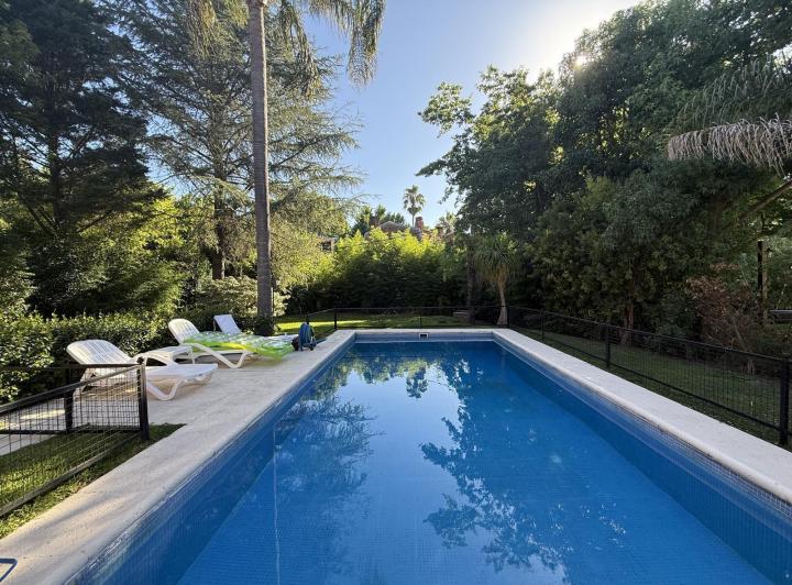 Casa · 300m² · 7 Ambientes